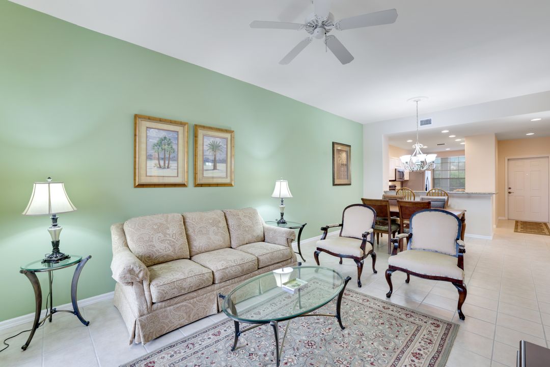 8247 Parkstone Pl #305, Naples, FL 34120