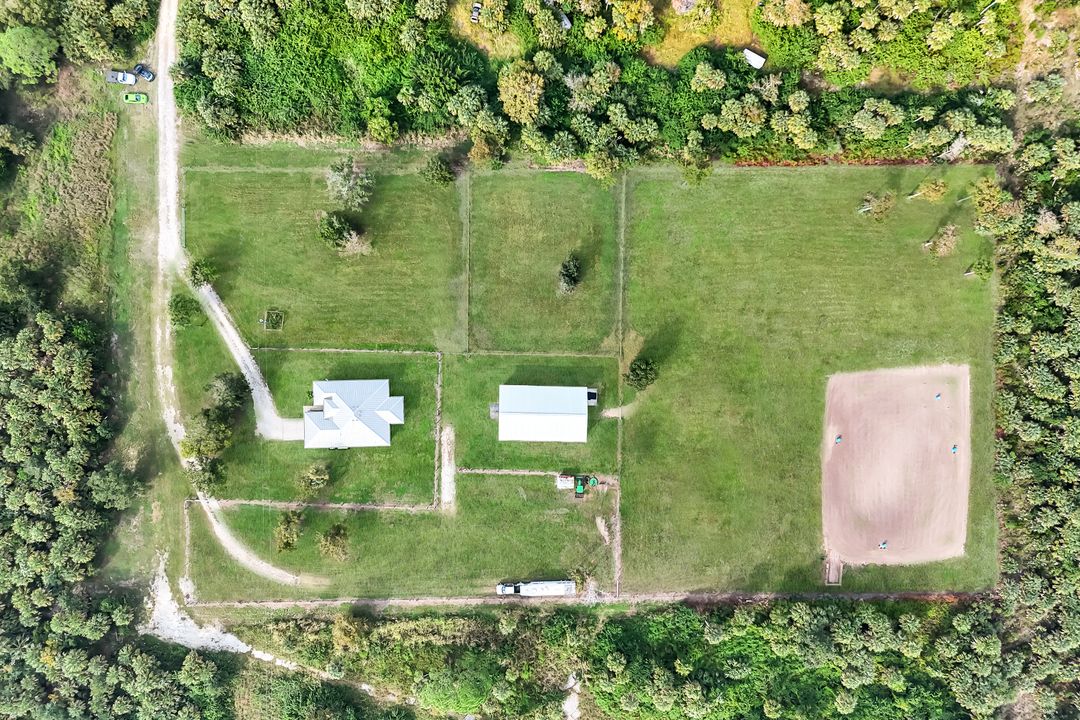 1960 Moulder Dr, Naples, FL 34120