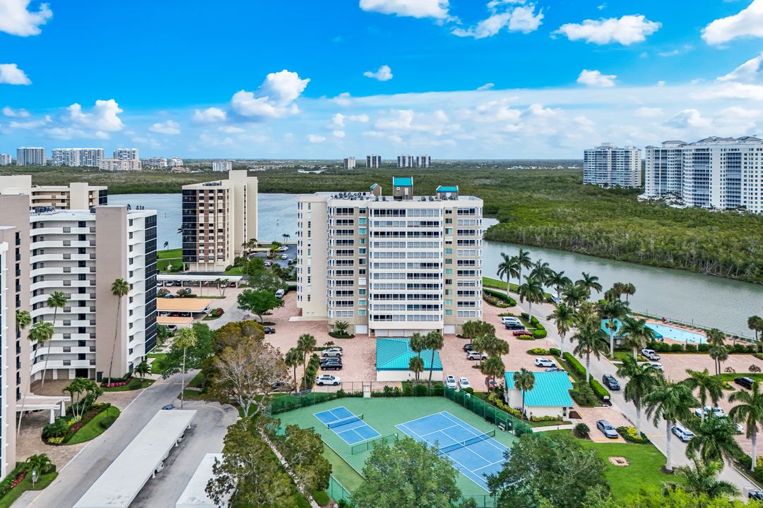 21 Bluebill Ave  #905, Naples, FL 34108