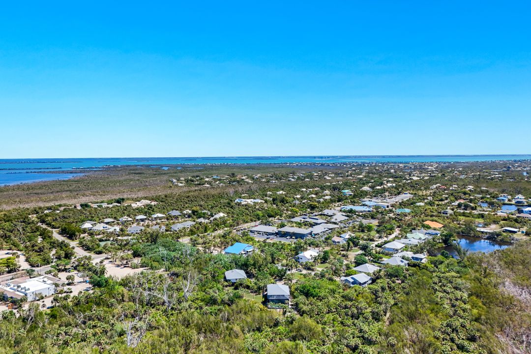 2130 Sunset Cir, Sanibel, FL 33957