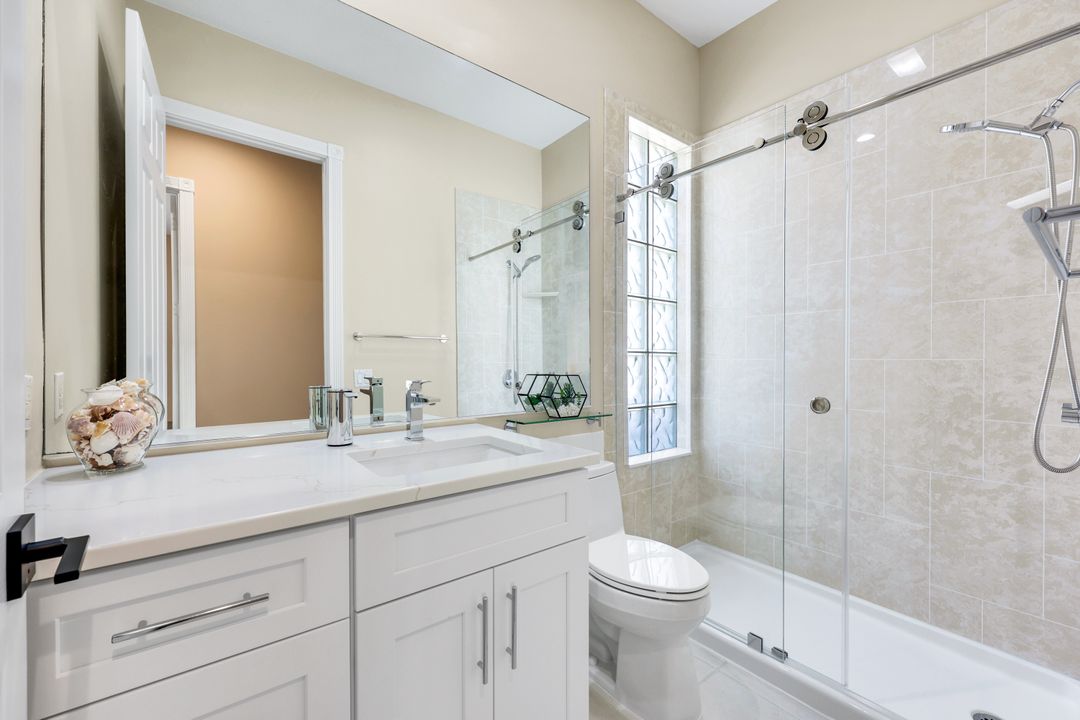 5291 Hawkesbury Way, Naples, FL 34119