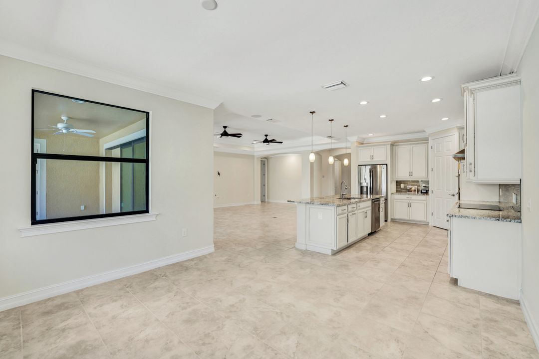 1621 Songbird Ct, Naples, FL 34120