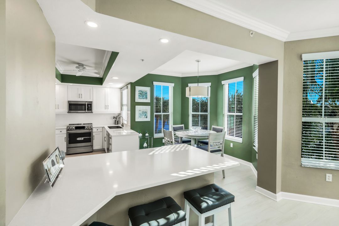 300 Dunes Blvd #201, Naples, FL 34110