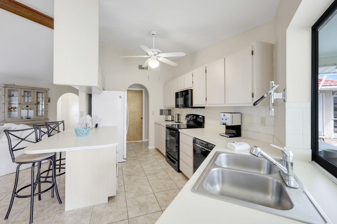 4843 Triton Ct W, Cape Coral, FL 33904