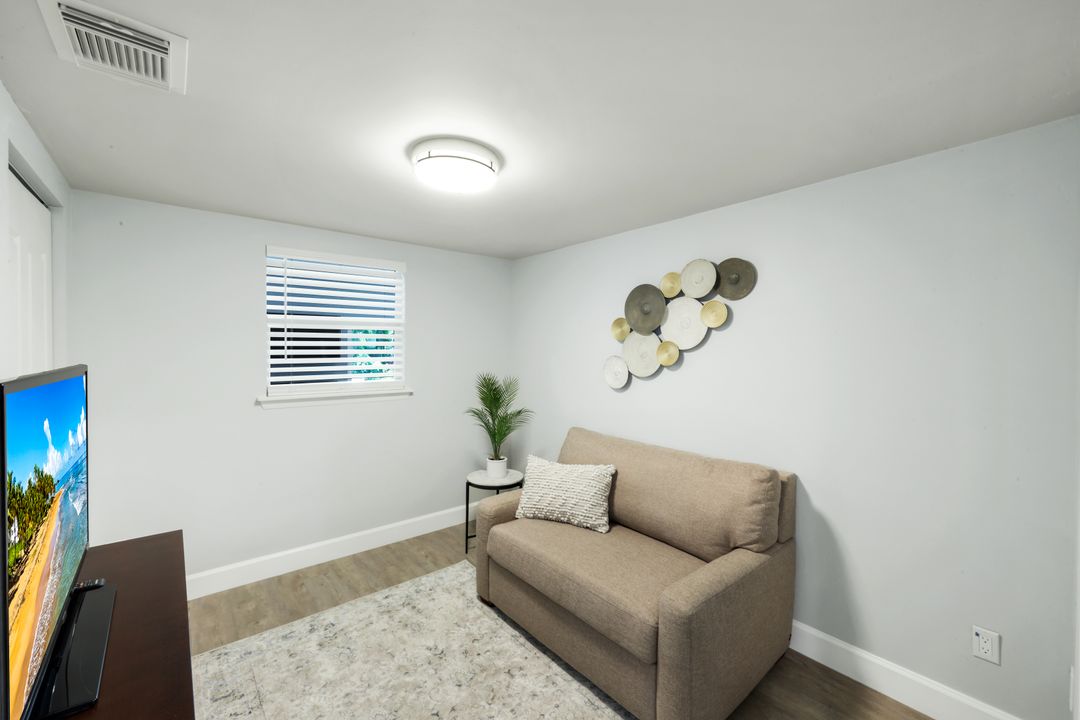630 109th Ave N, Naples, FL 34108