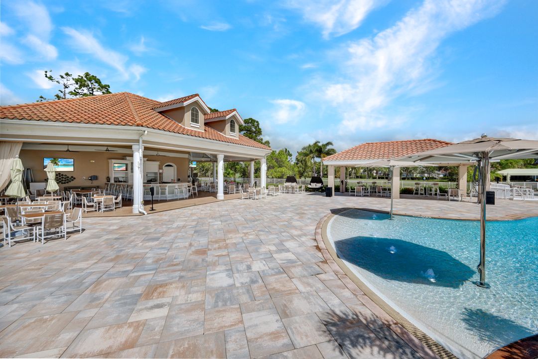 8275 Danbury Blvd #203, Naples, FL 34120