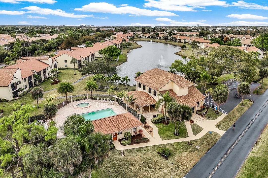 8475 Charter Club Cir #8, Fort Myers, FL 33919