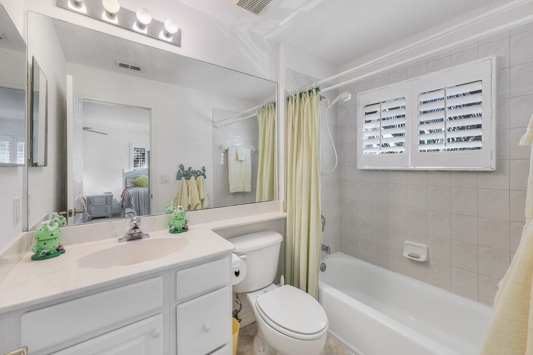 6721 Calumet Dr, Naples, FL 34113