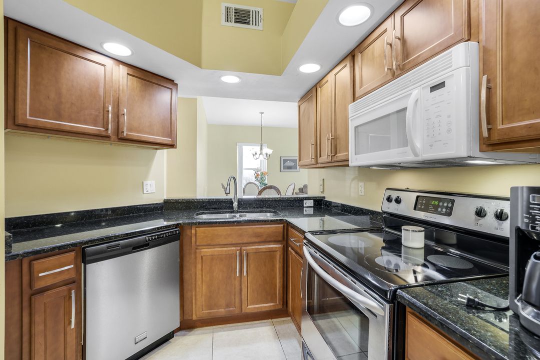 230 Newport Dr  #601, , FL 34114