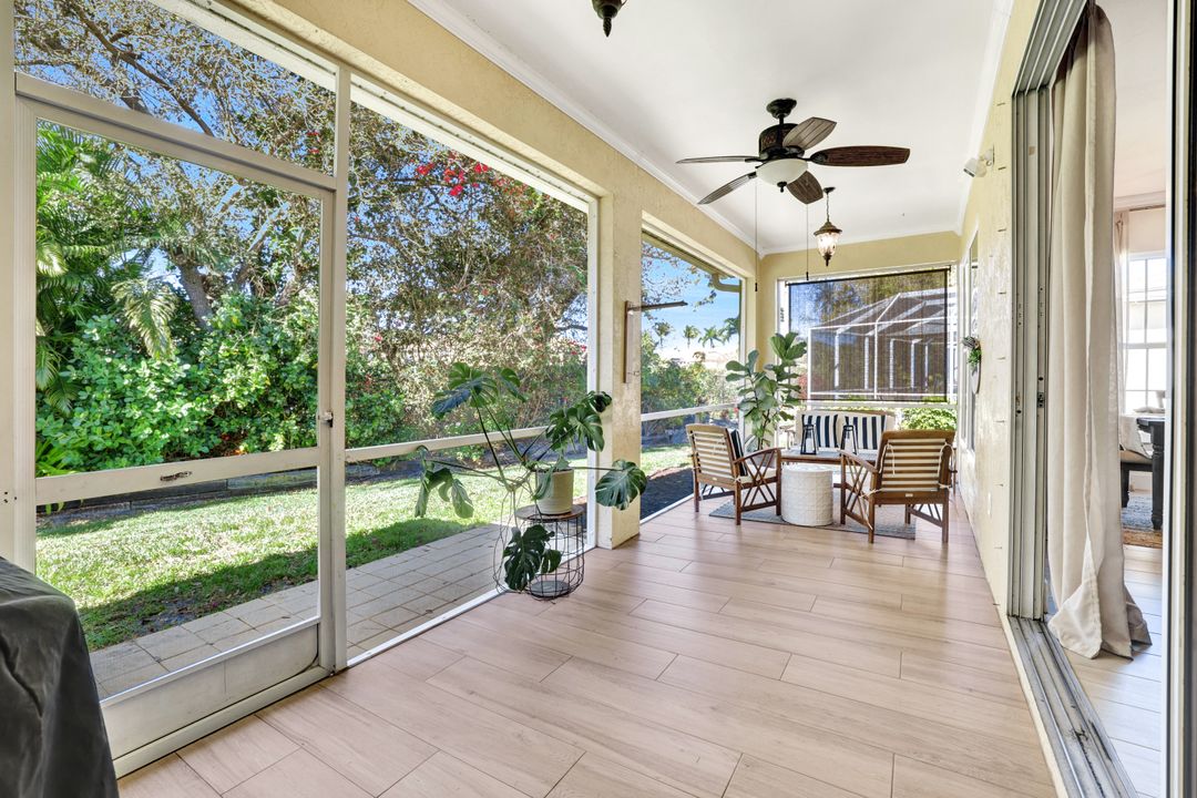 302 Stanhope Cir, Naples, FL 34104