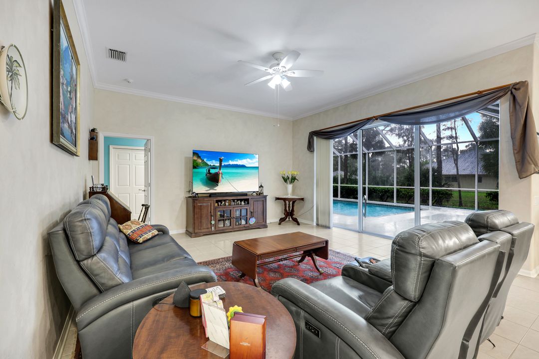 661 27th St NW, Naples, FL 34120