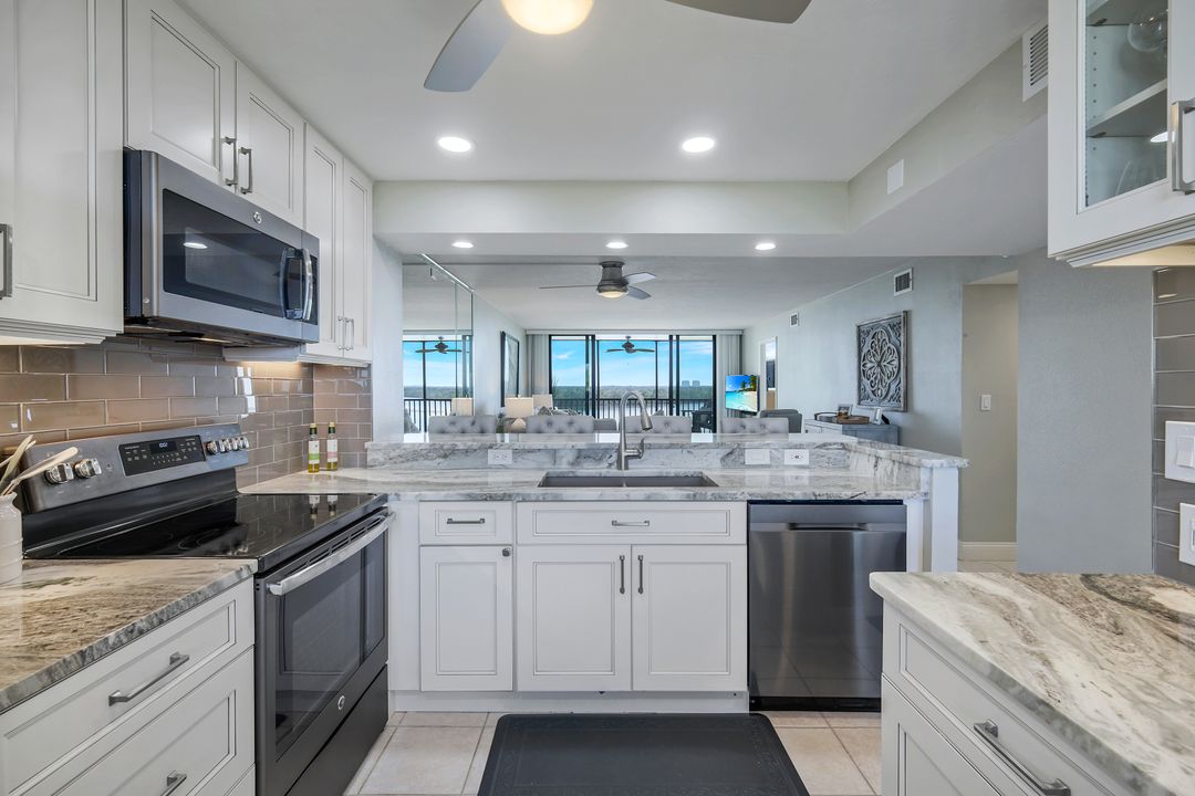 4253 Bay Beach Ln #4F, Fort Myers Beach, FL 33931