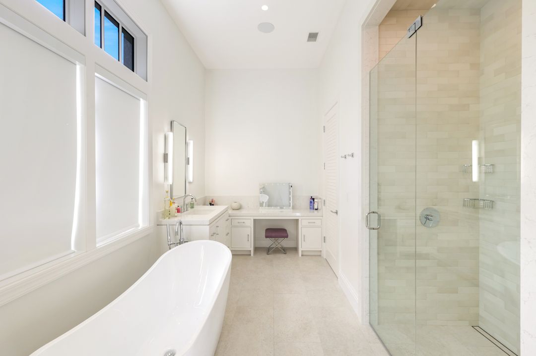 2904 Tiburon Blvd E, Naples, FL 34109