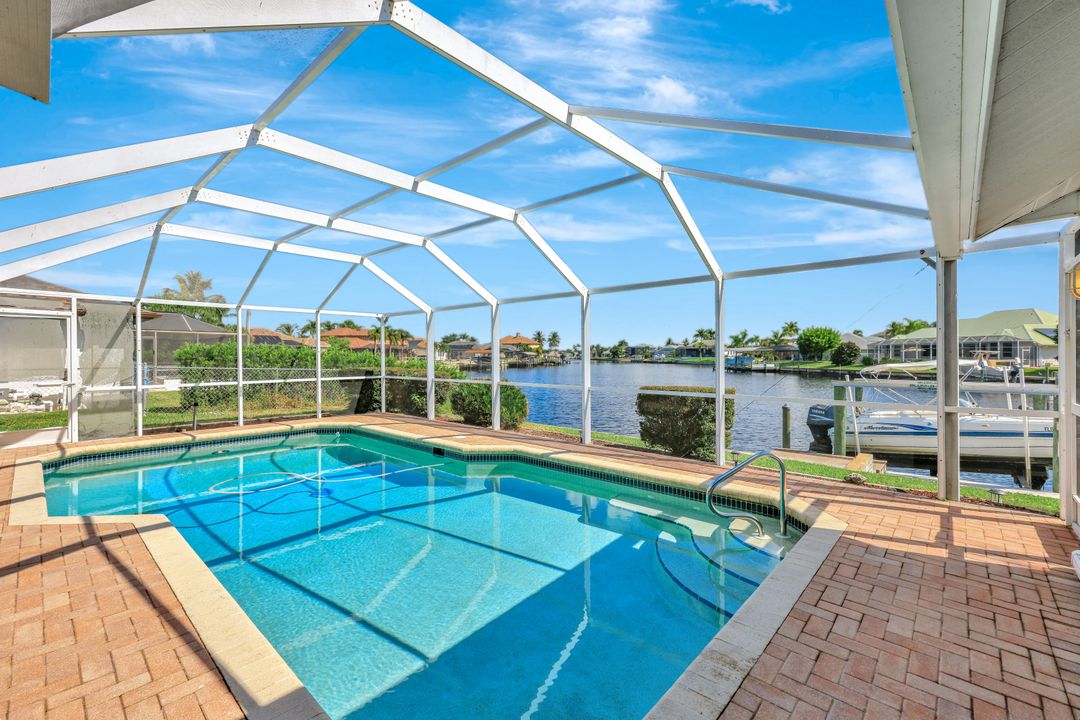 2137 SE 19th Ave, Cape Coral, FL 33990