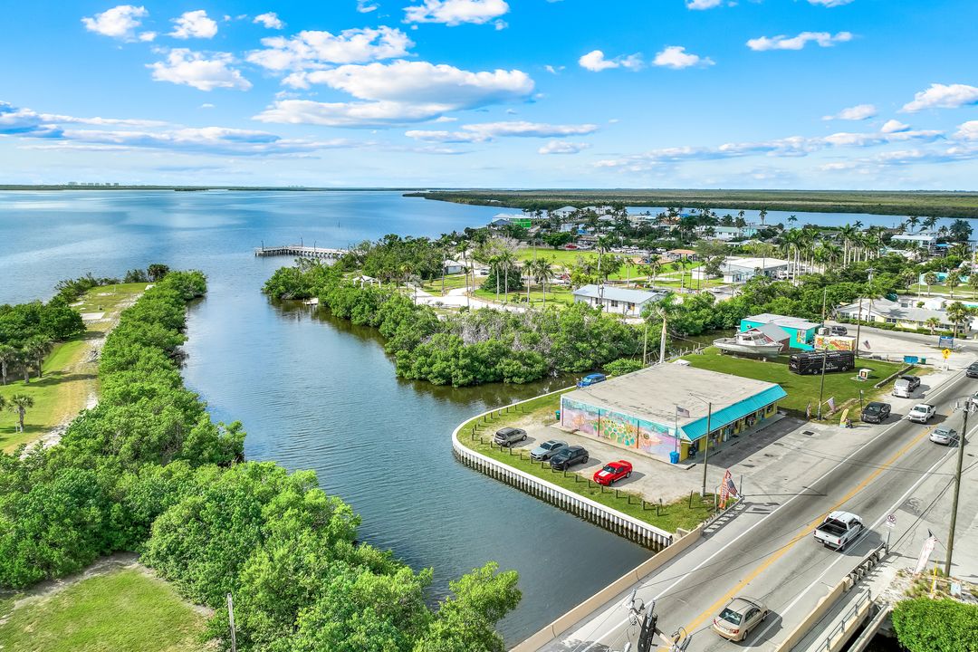 4547 Pine Island Rd, Matlacha, FL 33993