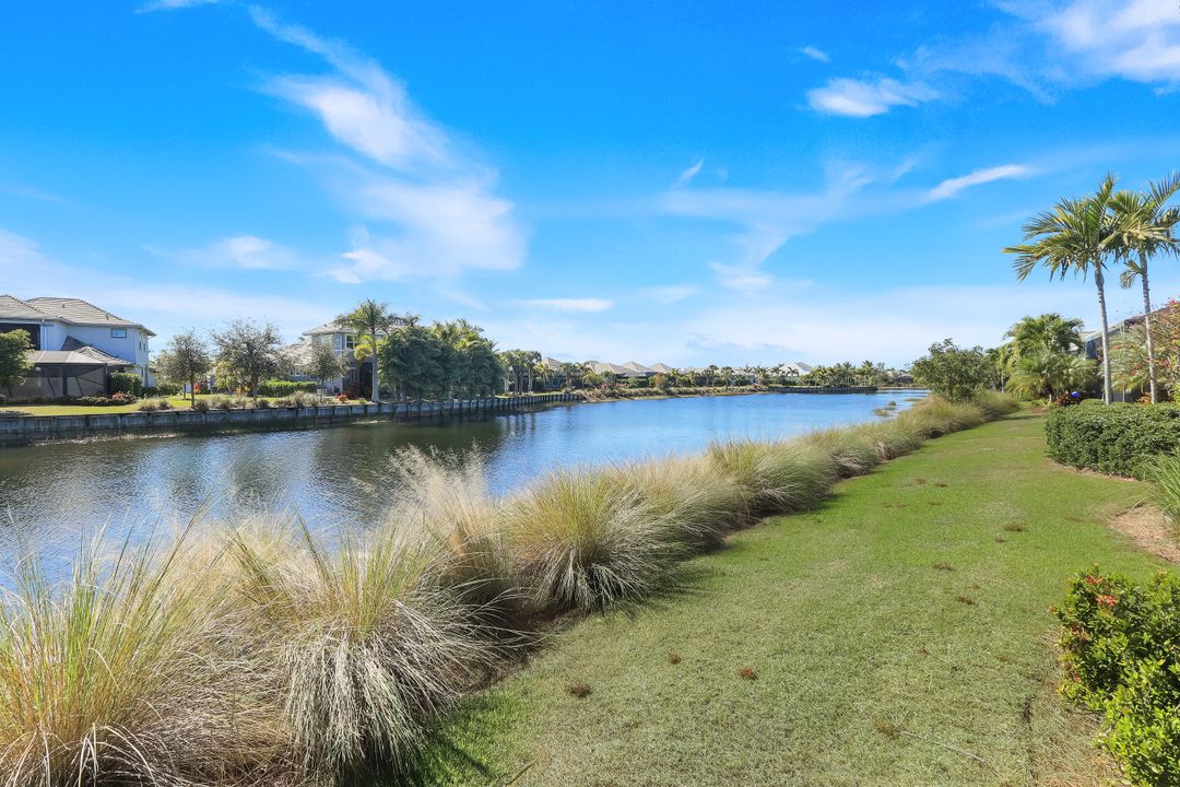 5750 Clarendon Dr, Naples, FL 34113