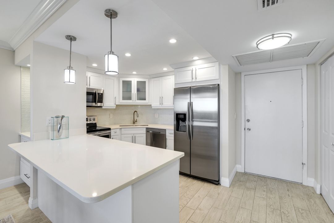 5 Bluebill Ave #506, Naples, FL 34108