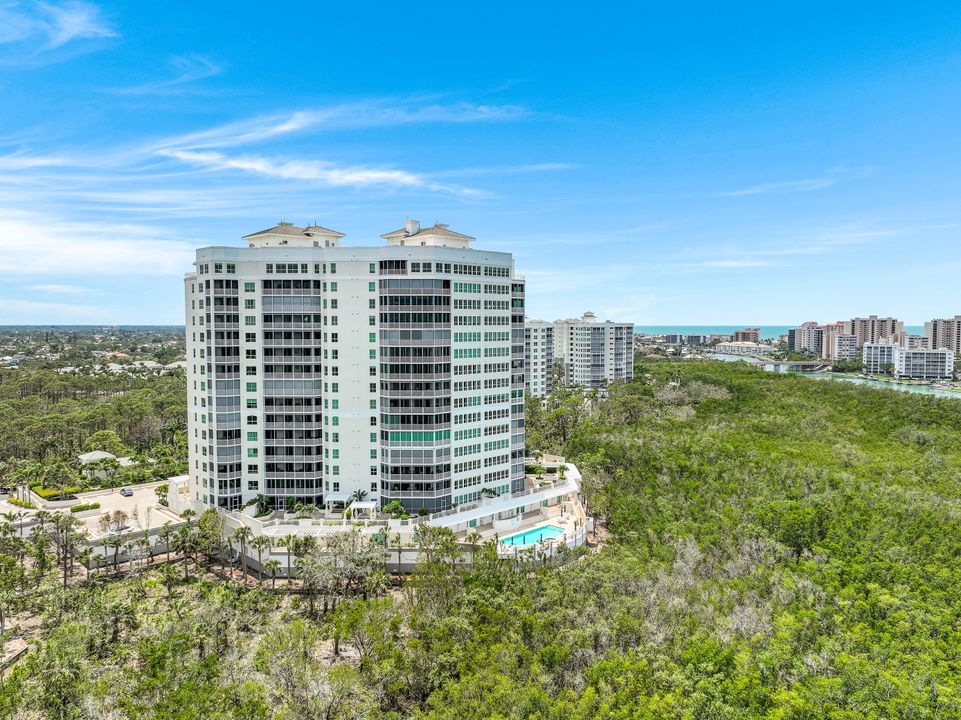 295 Grande Way #1406, Naples, FL 34110