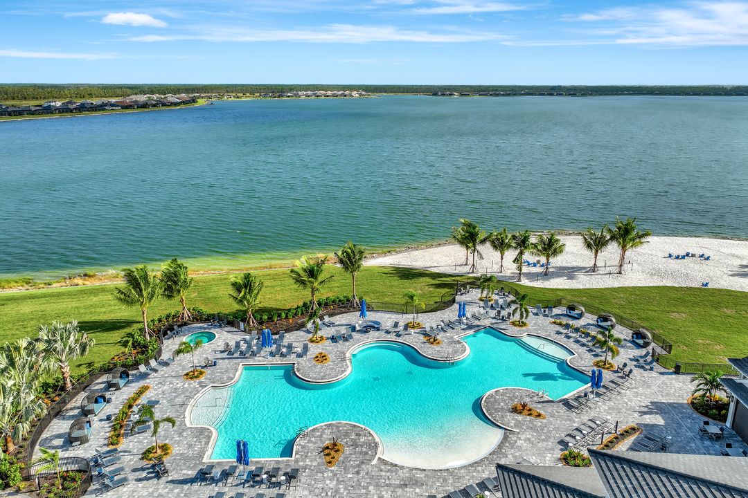 18437 WildBlue Blvd, Fort Myers, FL 33913