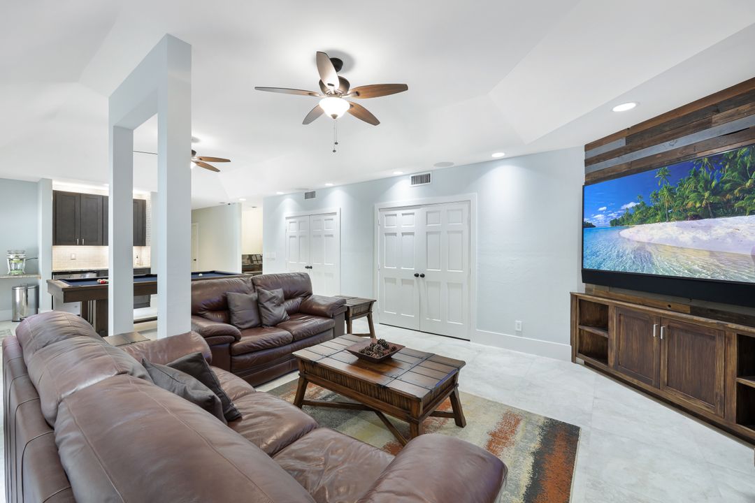 6036 Cedar Tree Ln, Naples, FL 34116