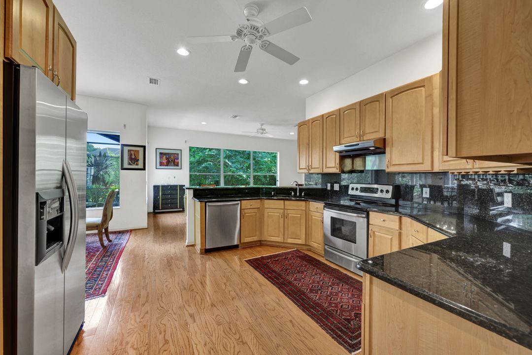 8840 Mariposa Ct, Naples, FL 34113