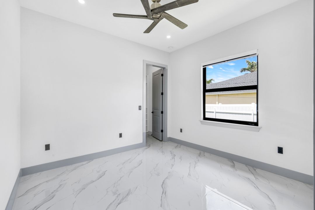 405 Mohawk Pkwy, Cape Coral, FL 33914