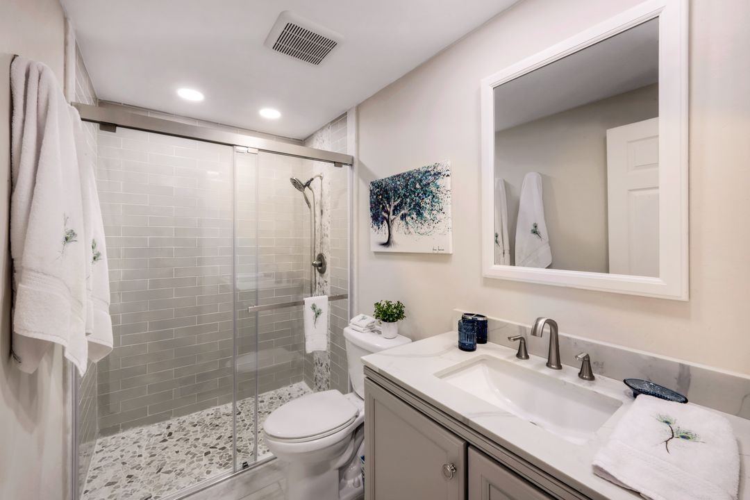 6260 Bellerive Ave #402, Naples, FL 34119