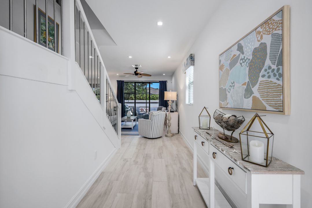 7550 Rockefeller Dr, Naples, FL 34119