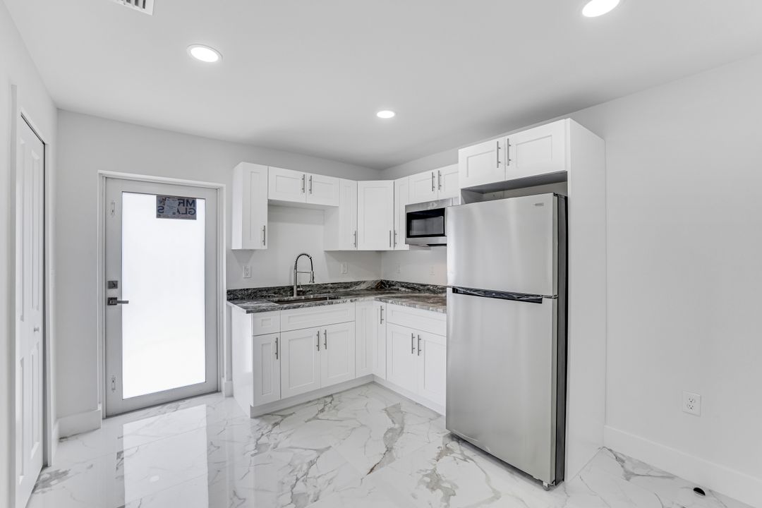 3020 1st St W, Lehigh Acres, FL 33971