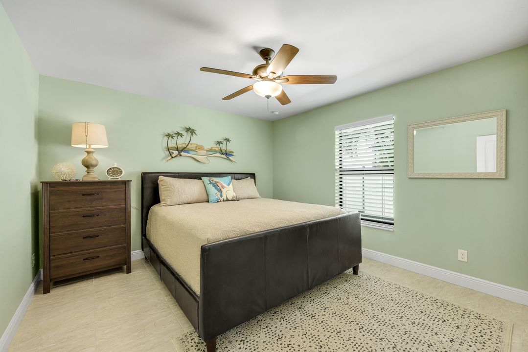 401 NE 19th Pl, Cape Coral, FL 33909