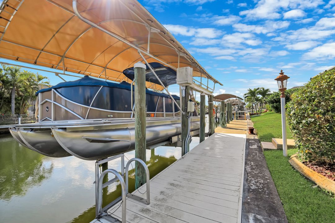 4913 SW 11th Ave, Cape Coral, FL 33914