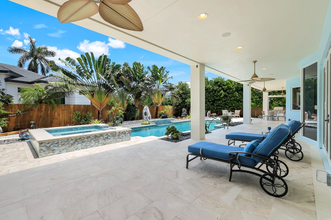 491 Wedge Dr, Naples, FL 34103