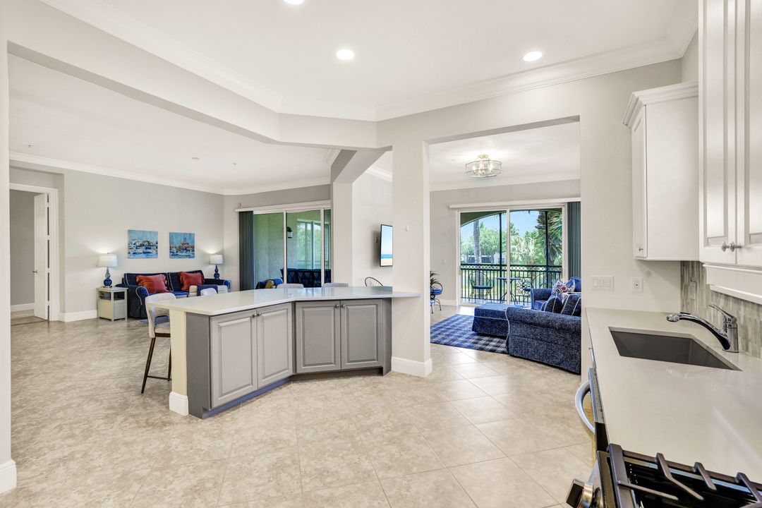 3176 Serena Ln #202, Naples, FL 34114