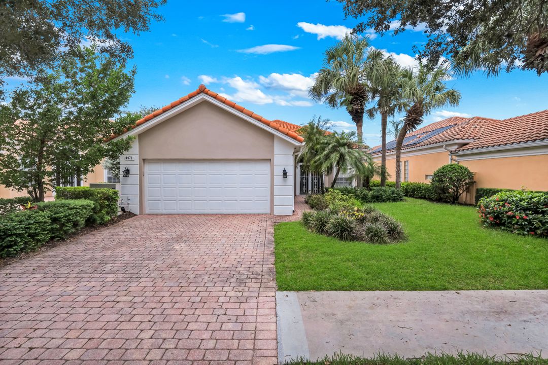 4471 Prescott Ln, Naples, FL 34119
