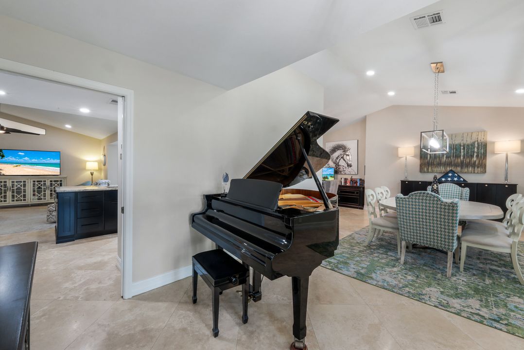 9891 El Greco Cir, Bonita Springs, FL 34135