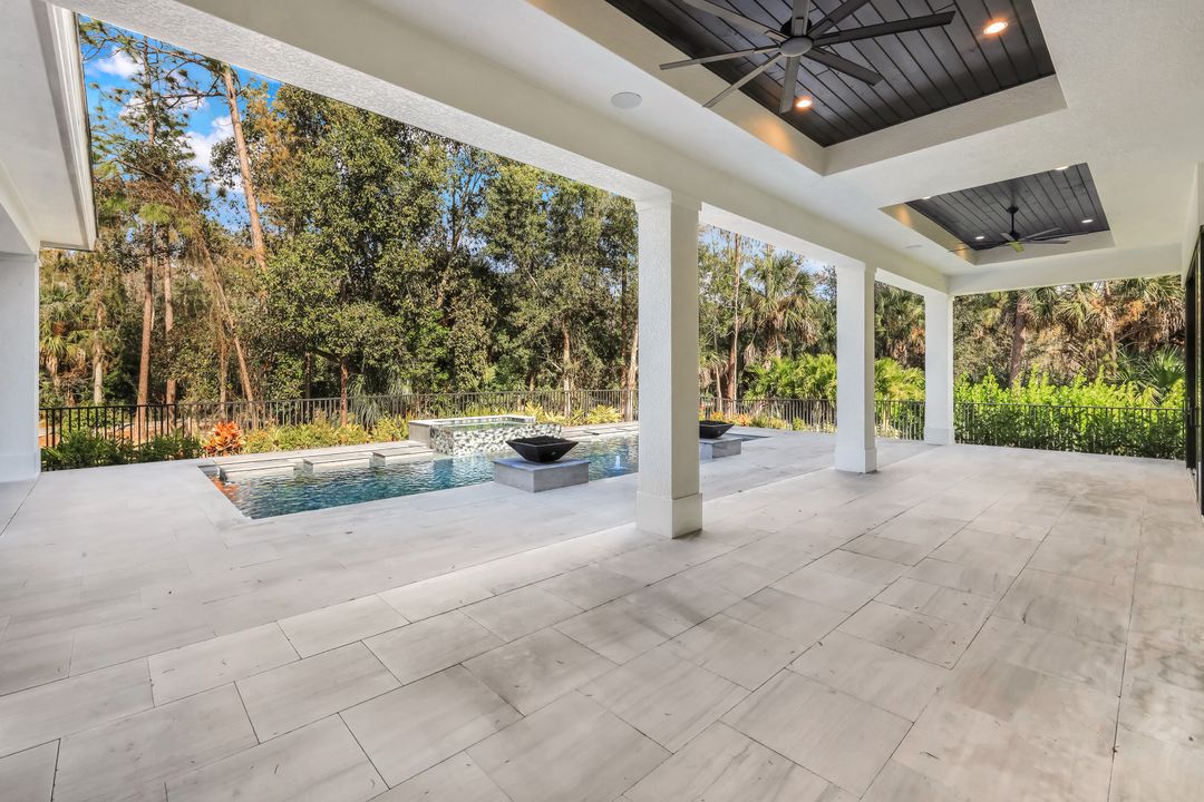 3891 Brynwood Dr, Naples, FL 34119