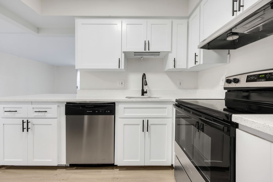 20 W Lucerne Cir #609, Orlando, FL 32801