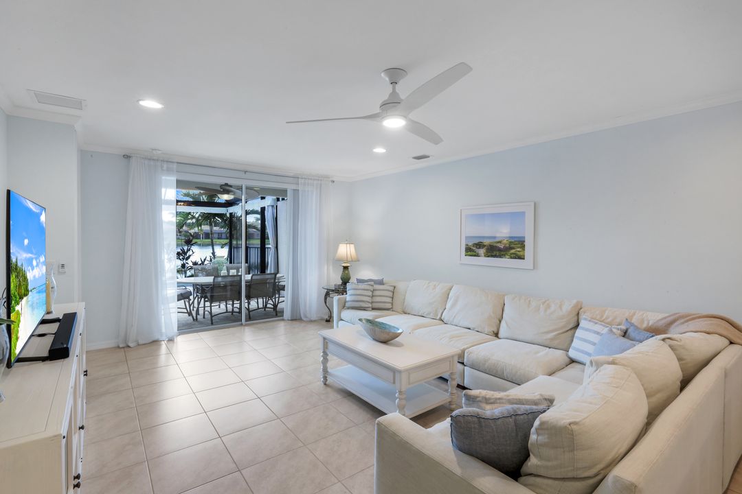 14795 Edgewater Cir, Naples, FL 34114