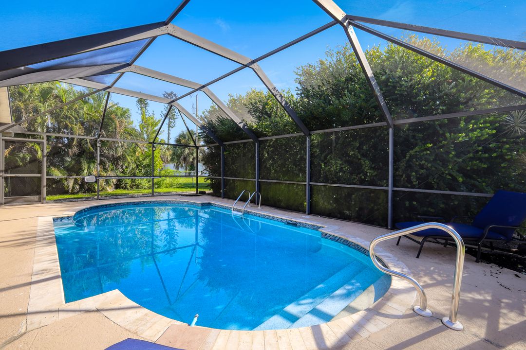 1319 SW 9th Ct, Cape Coral, FL 33991