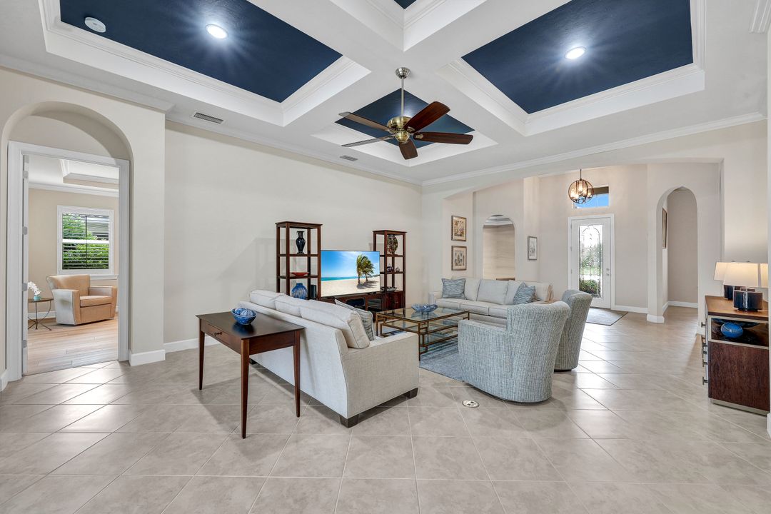 9314 Quarry Dr, Naples, FL 34120