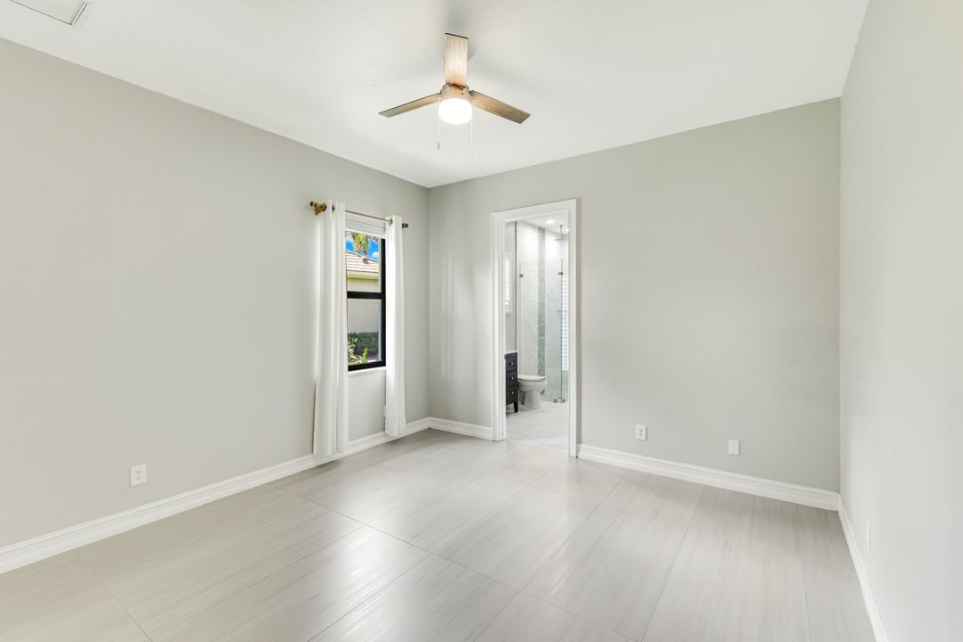 12371 Water Oak Dr, Estero, FL 33928