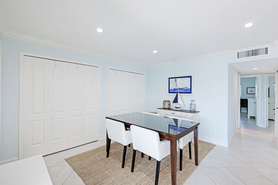 2100 Gulf Shore Blvd N #215, Naples, FL 34102