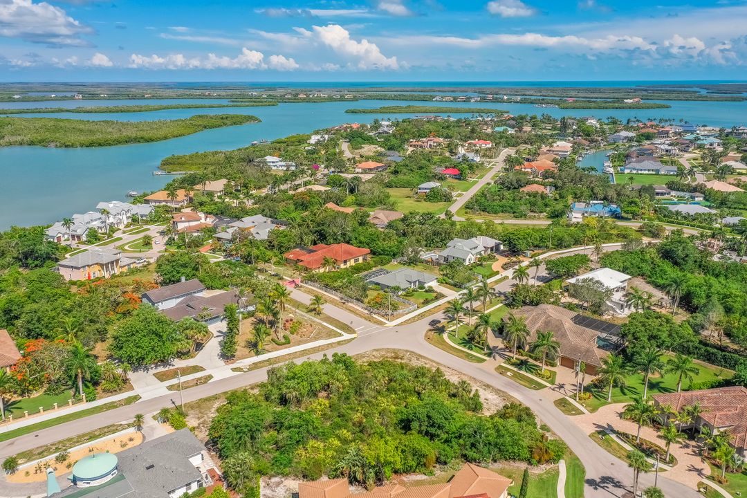 790 Inlet Dr, Marco Island, FL 34145