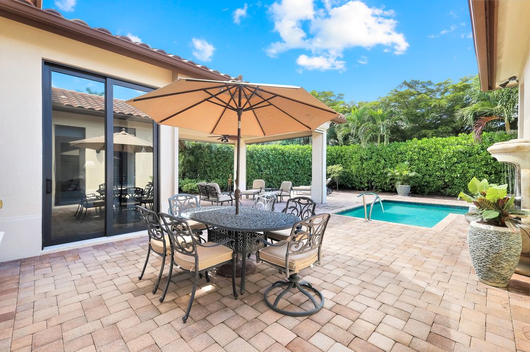 2351 Traditions Ct, Naples, FL 34105
