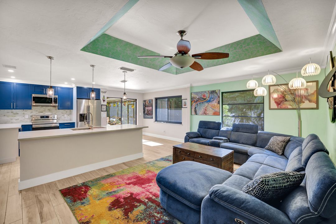 201 Palmetto Dunes Cir, Naples, FL 34113