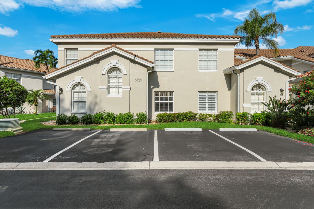 6825 Satinleaf Rd S #101, Naples, FL 34109