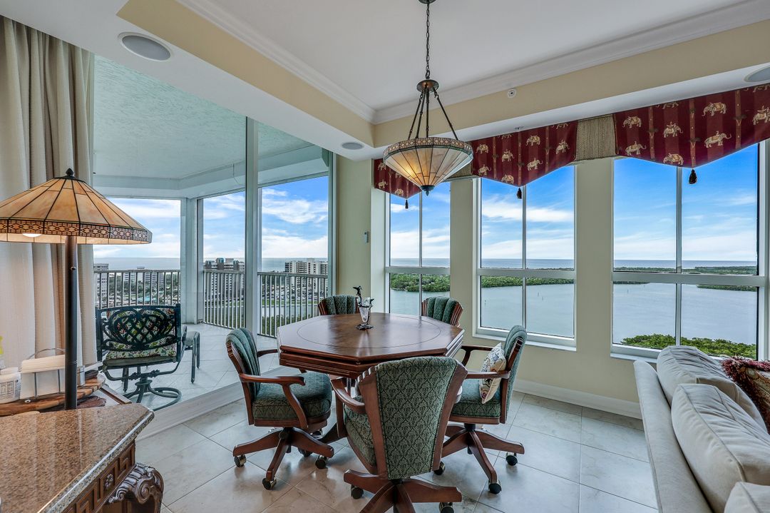 295 Grande Way #1203, Naples, FL 34110