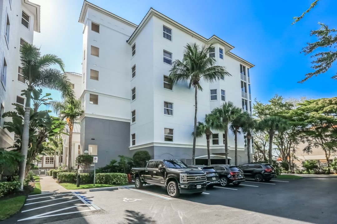 450 Launch Cir #501, Naples, FL 34108
