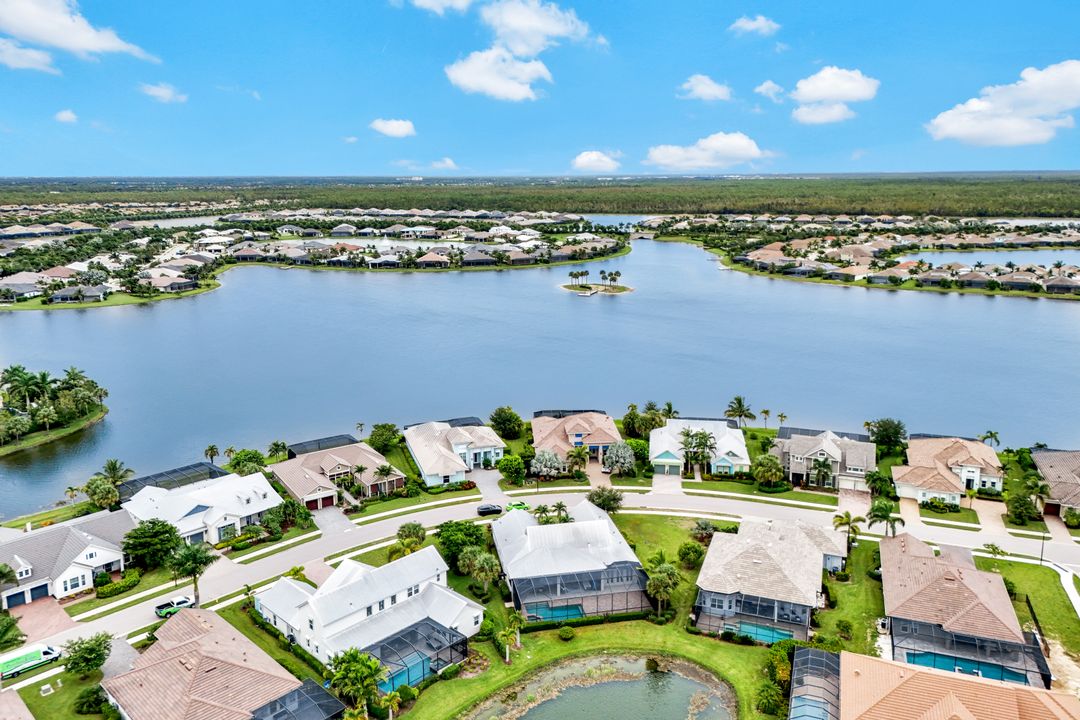 14832 Dockside Ln, Naples, FL 34114