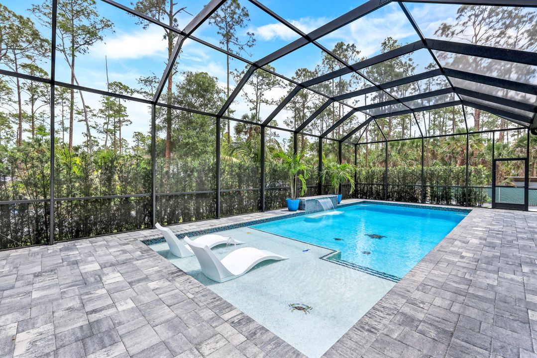 367 14th Ave NE, Naples, FL 34120